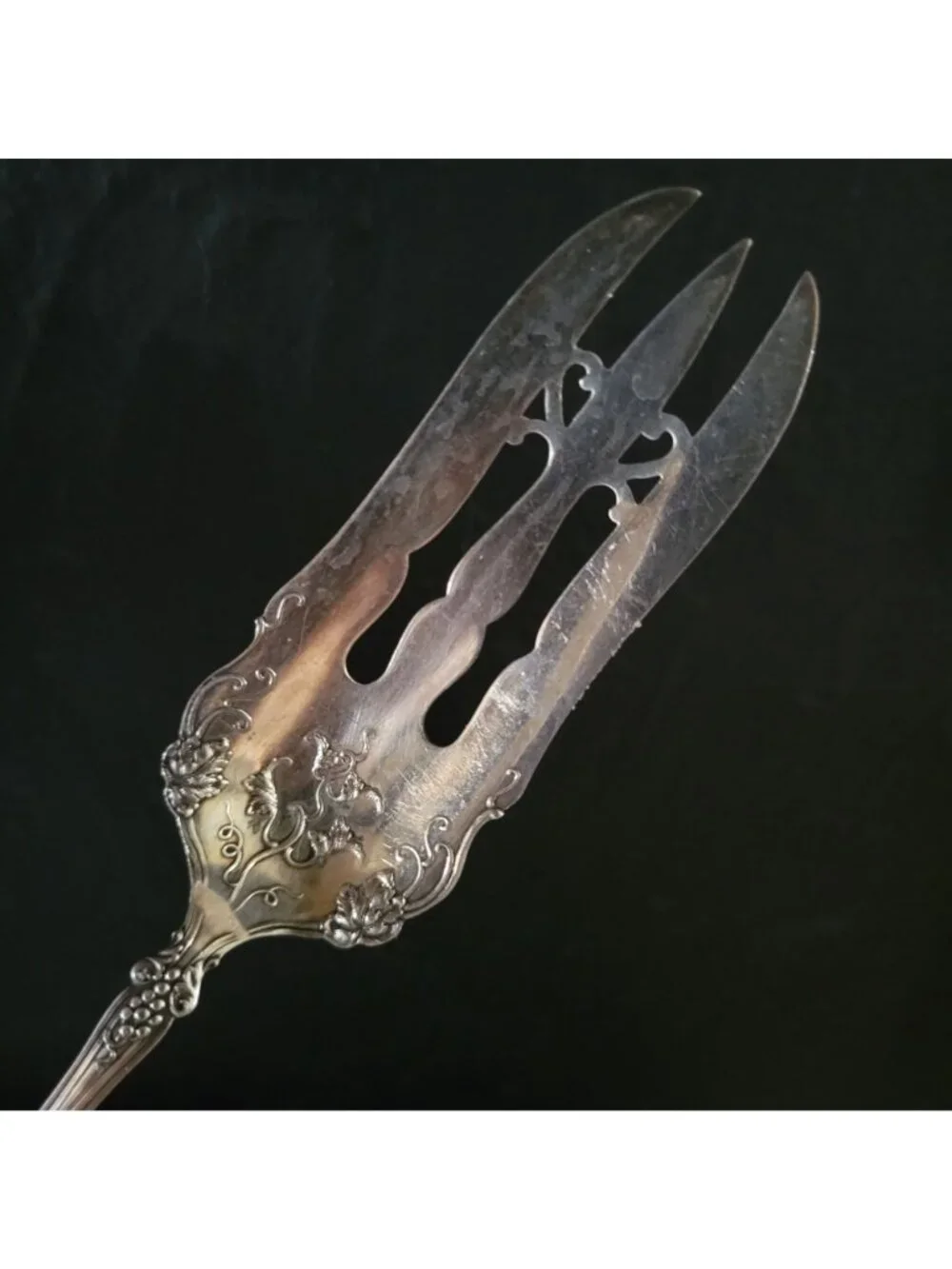 Antique Rogers Bro A1 1847 Silverplate Pierced Pastry/Cake Serving Fork 7.5